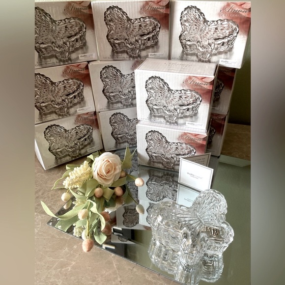 5/$30 NWT Fine Crystal 3.5" Covered Butterfly Crystal Trinket Box 13 avail. - Picture 1 of 7